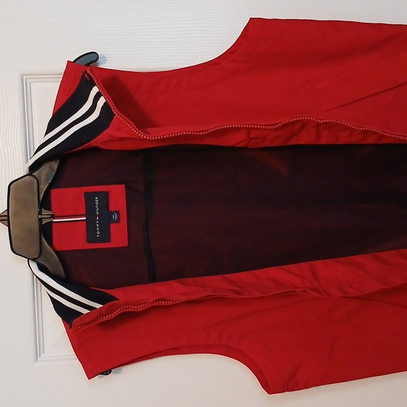 Men's Tommy Hilfiger Vest with Navy Stripes - Picture 4 of 6